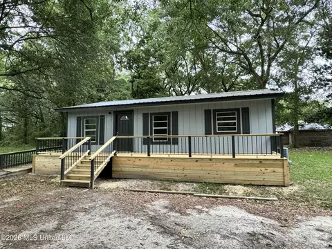 2708 E 24th St, Pascagoula, MS 39581
