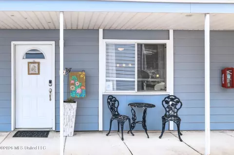 1664 Beach Blvd #164, Biloxi, MS 39531