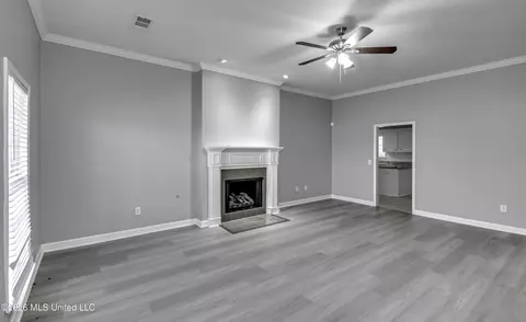 Living - 517 Roxbury Pl, Florence, MS 39073 photo 2 of 5