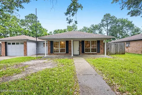 4307 Yosemite Dr, Ocean Springs, MS 39564