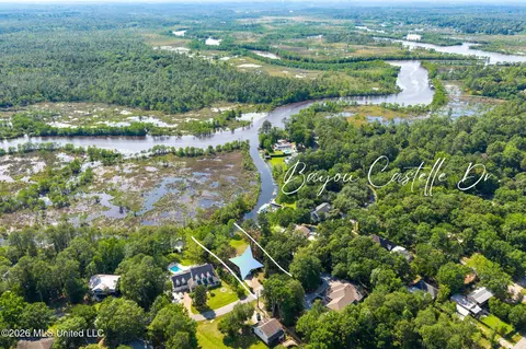 8713 Bayou Castelle Dr, Gautier, MS 39553