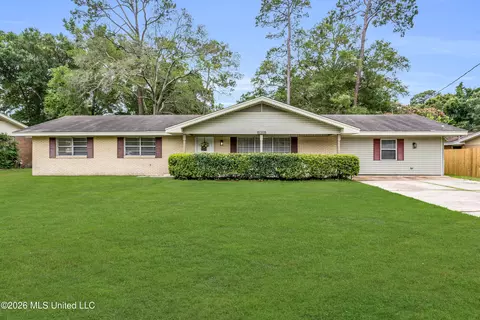 2505 Shady Ln, Biloxi, MS 39531