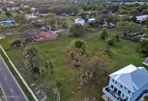1506 Beach Blvd, Biloxi, MS 39530