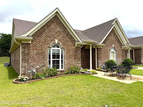 3247 Parkdale Cv, Southaven, MS 38672