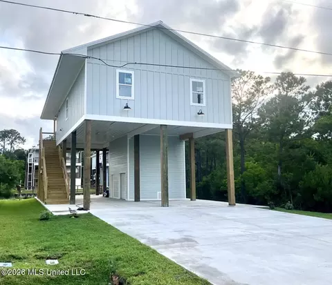 5025 Kansas St, Bay Saint Louis, MS 39520