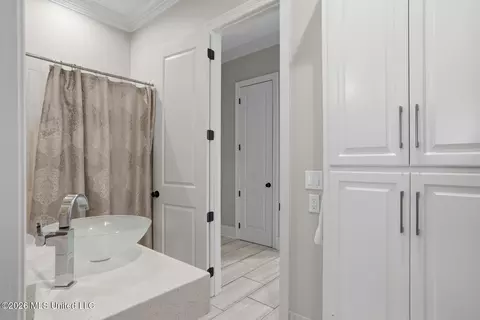 Bath - 1372 E Northside Dr, Jackson, MS 39211 photo 1 of 7