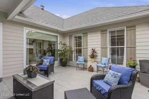 Exterior - 1372 E Northside Dr, Jackson, MS 39211 photo 8 of 12