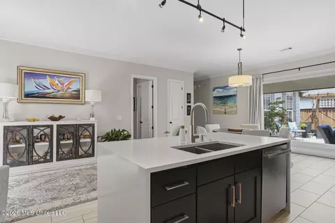 Kitchen - 1372 E Northside Dr, Jackson, MS 39211 photo 7 of 9