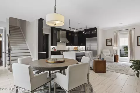 Dining - 1372 E Northside Dr, Jackson, MS 39211 photo 4 of 4