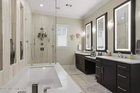 Bath - 1372 E Northside Dr, Jackson, MS 39211 photo 4 of 7