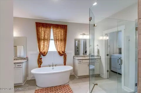 Bath - 244 Crossroads Blvd, Hernando, MS 38632 photo 1 of 5