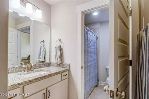 Bath - 244 Crossroads Blvd, Hernando, MS 38632 photo 5 of 5