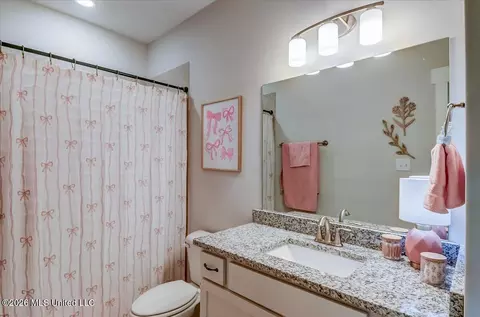Bath - 244 Crossroads Blvd, Hernando, MS 38632 photo 3 of 5