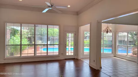 Living - 516 Florence Dr, Madison, MS 39110 photo 1 of 4