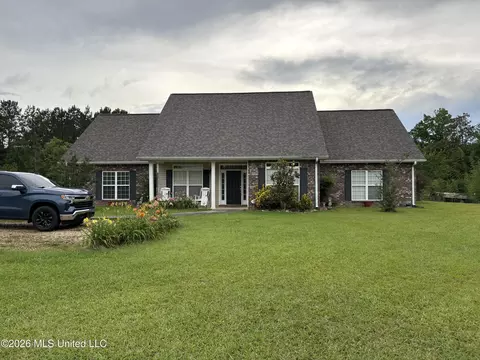2710 W Lincoln Dr, Smithdale, MS 39664