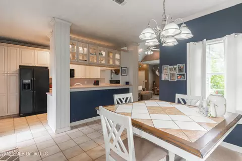 Dining - 119 Arrow Dr, Clinton, MS 39056 photo 1 of 2