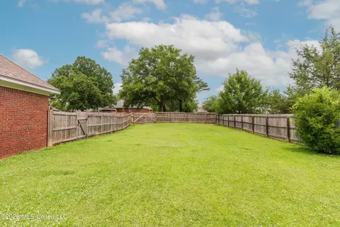 Exterior - 119 Arrow Dr, Clinton, MS 39056 photo 4 of 5
