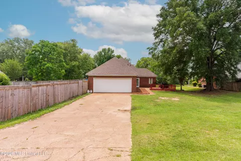 Exterior - 119 Arrow Dr, Clinton, MS 39056 photo 2 of 5