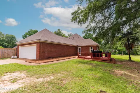 Exterior - 119 Arrow Dr, Clinton, MS 39056 photo 3 of 5