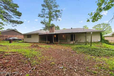 5354 Brookhollow Dr, Jackson, MS 39212
