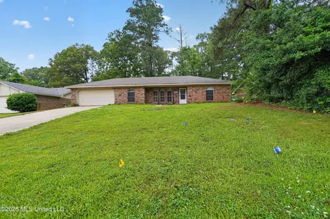 5354 Brookhollow Dr, Jackson, MS 39212