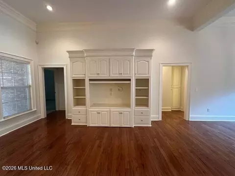 Living - 236 Highleadon Dr, Madison, MS 39110 photo 2 of 2