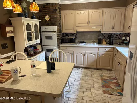 Kitchen - 23 Nelson Cir, Jackson, MS 39212 photo 1 of 3