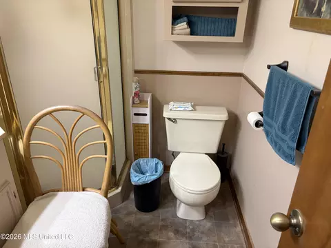 Bath - 23 Nelson Cir, Jackson, MS 39212 photo 1 of 3