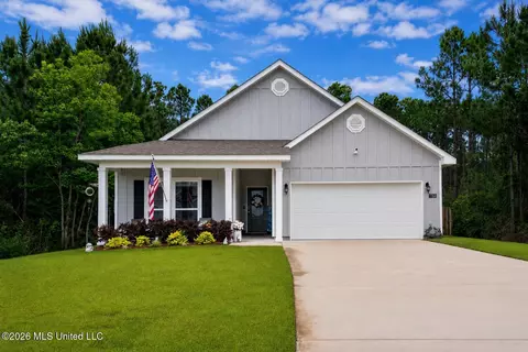 7760 Coral Ln, Ocean Springs, MS 39564