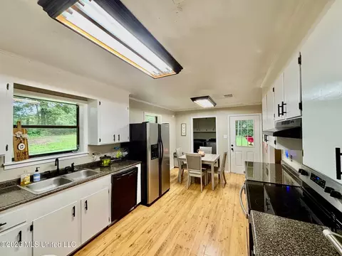Kitchen - 1028 Deer Creek Ln, Summit, MS 39666 photo 1 of 2