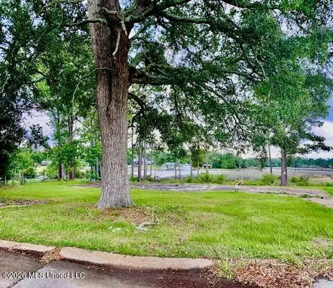 14512 Porteaux Bay Dr, Biloxi, MS 39532