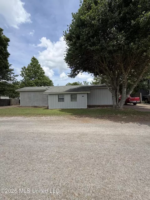 1022 Riverview Rd, Sardis, MS 38666