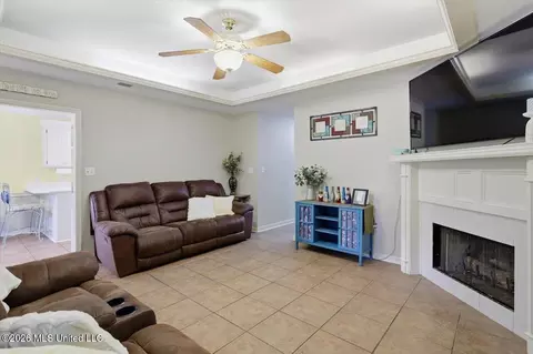 Living - 3079 Willow Dr, Brandon, MS 39042 photo 2 of 2
