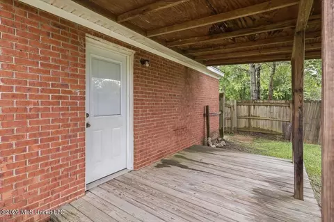 Exterior - 3079 Willow Dr, Brandon, MS 39042 photo 3 of 4