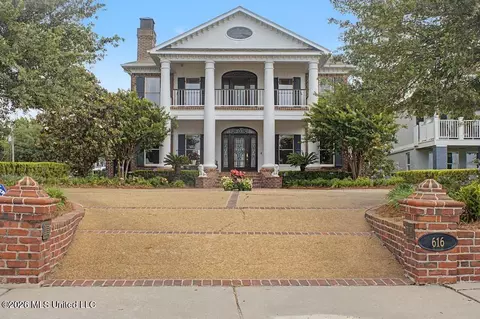 616 E Beach Blvd, Gulfport, MS 39501
