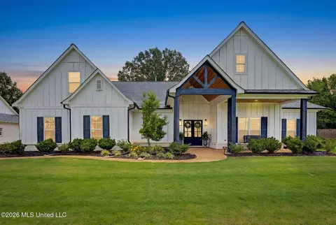 3142 Grayson Creek Dr, Southaven, MS 38672