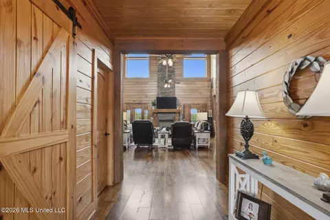 Entry Way - 11281 Mississippi 21, Forest, MS 39074 photo 1 of 3