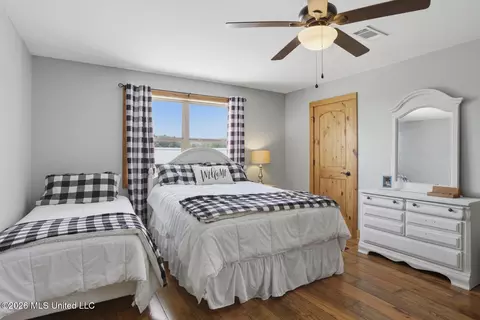 Bedroom - 11281 Mississippi 21, Forest, MS 39074 photo 5 of 7