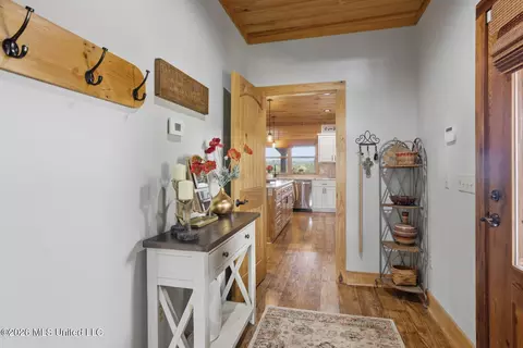 Entry Way - 11281 Mississippi 21, Forest, MS 39074 photo 3 of 3