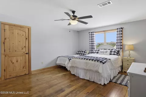 Bedroom - 11281 Mississippi 21, Forest, MS 39074 photo 6 of 7