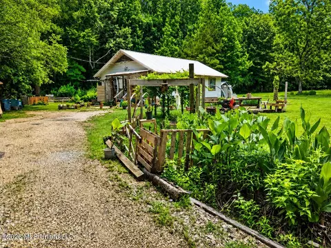 3492 S Us 49, Florence, MS 39073