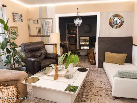 Living - 3492 S Us 49, Florence, MS 39073 photo 2 of 2