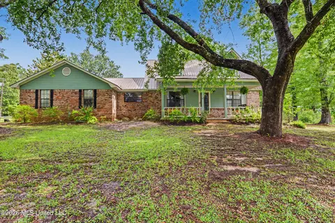 7321 Caraway Rd, Moss Point, MS 39562