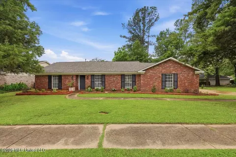 306 Mcdonald Dr, Clinton, MS 39056