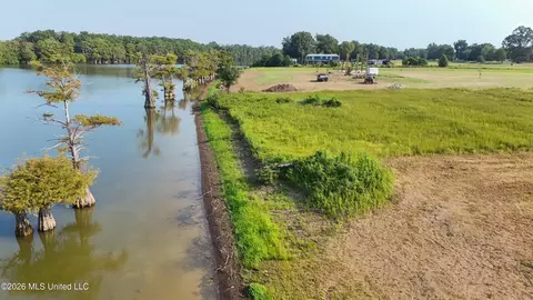 Deerfield Road, Yazoo City, MS 39194