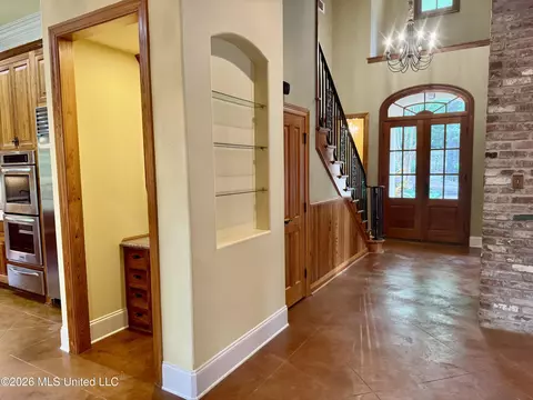 Entry Way - 49 Stirling Rd, Natchez, MS 39120 photo 1 of 7