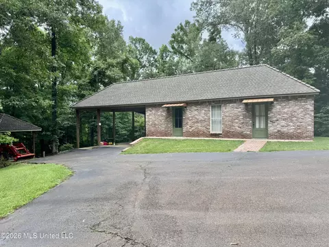 Exterior - 49 Stirling Rd, Natchez, MS 39120 photo 12 of 17