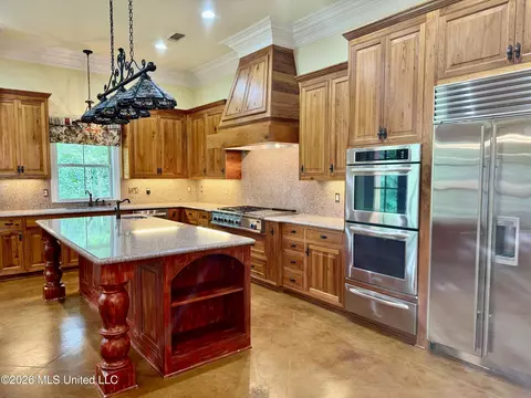 Kitchen - 49 Stirling Rd, Natchez, MS 39120 photo 3 of 8