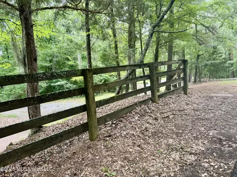 Exterior - 49 Stirling Rd, Natchez, MS 39120 photo 4 of 17