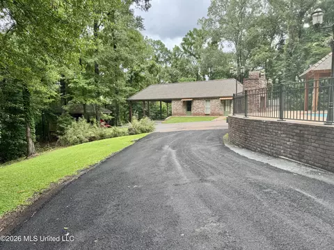 Exterior - 49 Stirling Rd, Natchez, MS 39120 photo 11 of 17